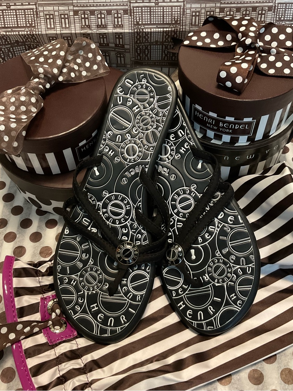 Henri Bendel Flip Flop Sandals with Bag - Size 6